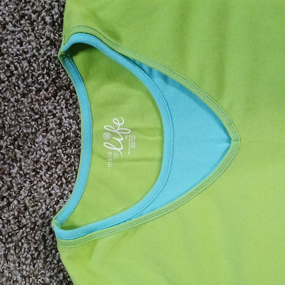 T shirt - Picture 2 of 4